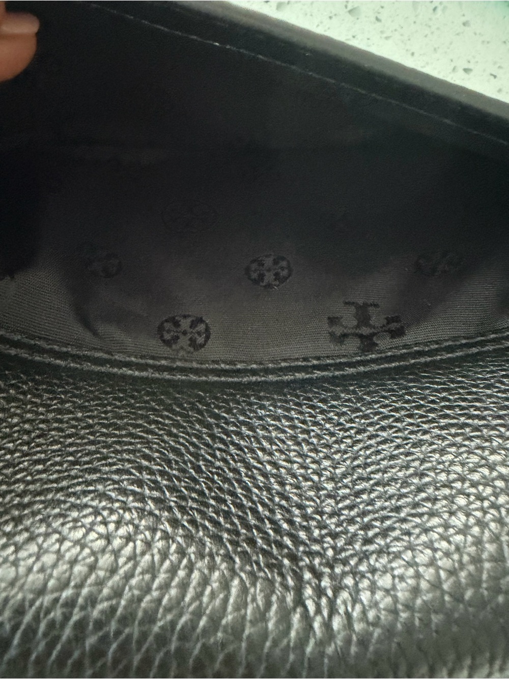 Tory Burch Black Pebbled Leather Crossbody Shoulder Bag with Gold Logo - Picture 3 of 9